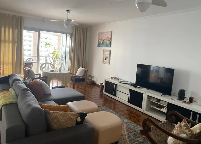 Apartamento espaçoso com vista Guarujá